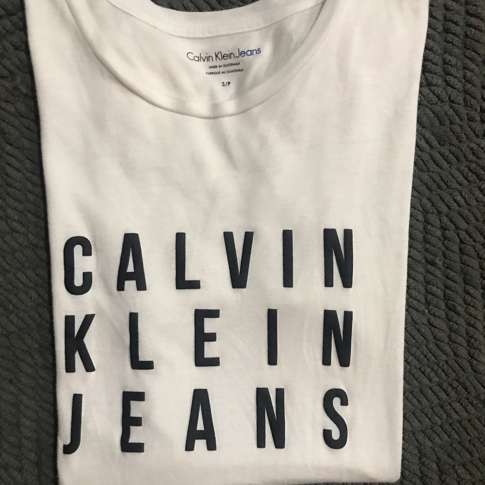 Calvin Klein Jeans Women’s T-Shirt, EUC
